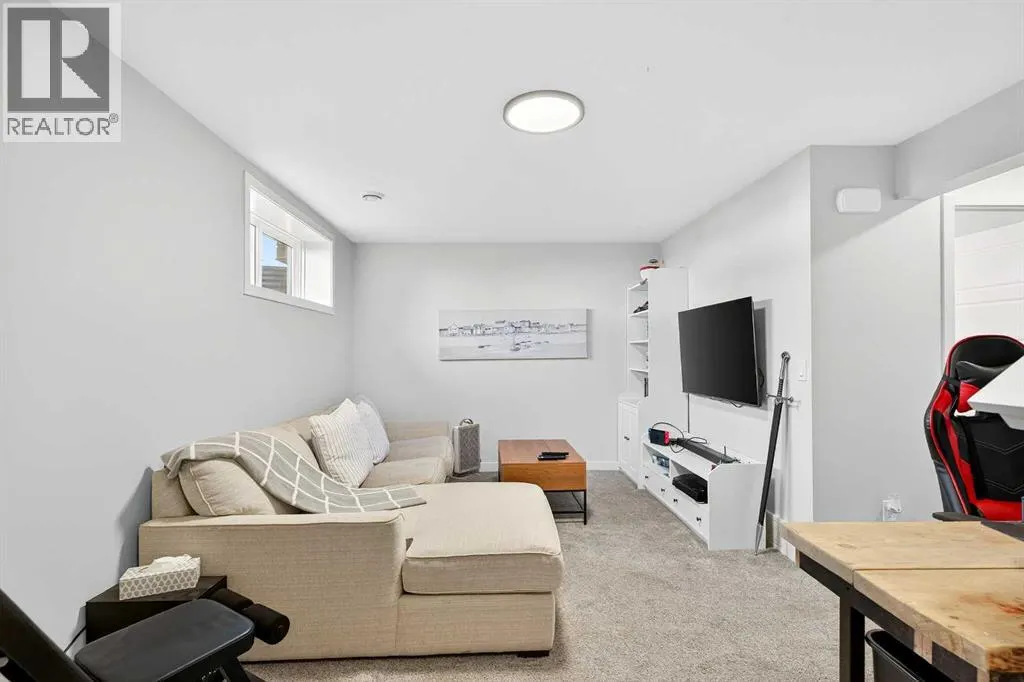121 Ellen Close