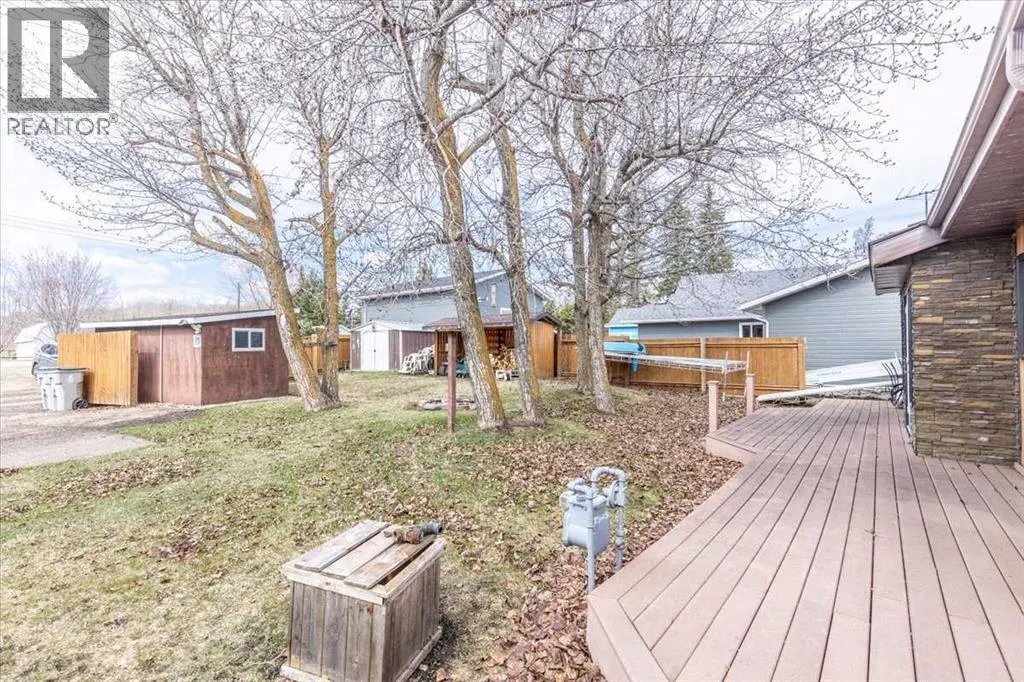 35 Lakeshore Drive