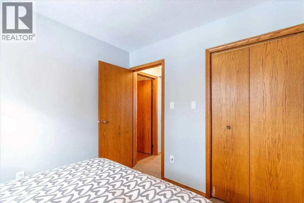 35 Lakeshore Drive
