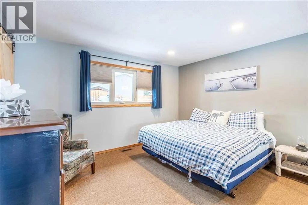35 Lakeshore Drive