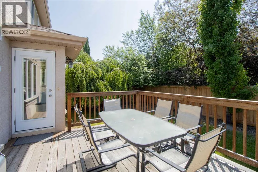 235 Everwillow Close SW