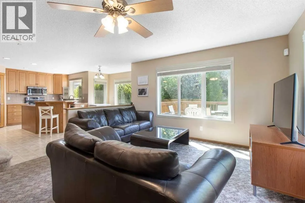 235 Everwillow Close SW