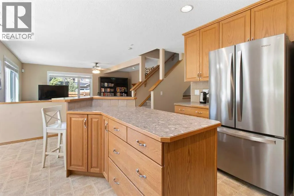 235 Everwillow Close SW