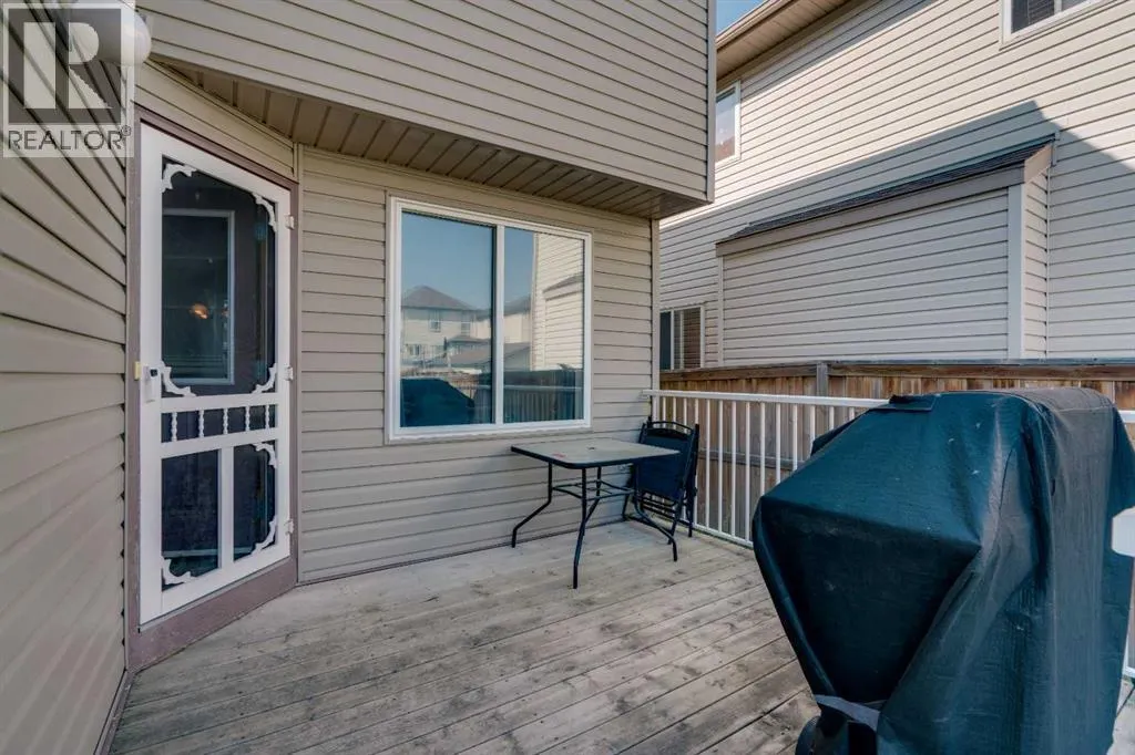 100 Covecreek Close NE