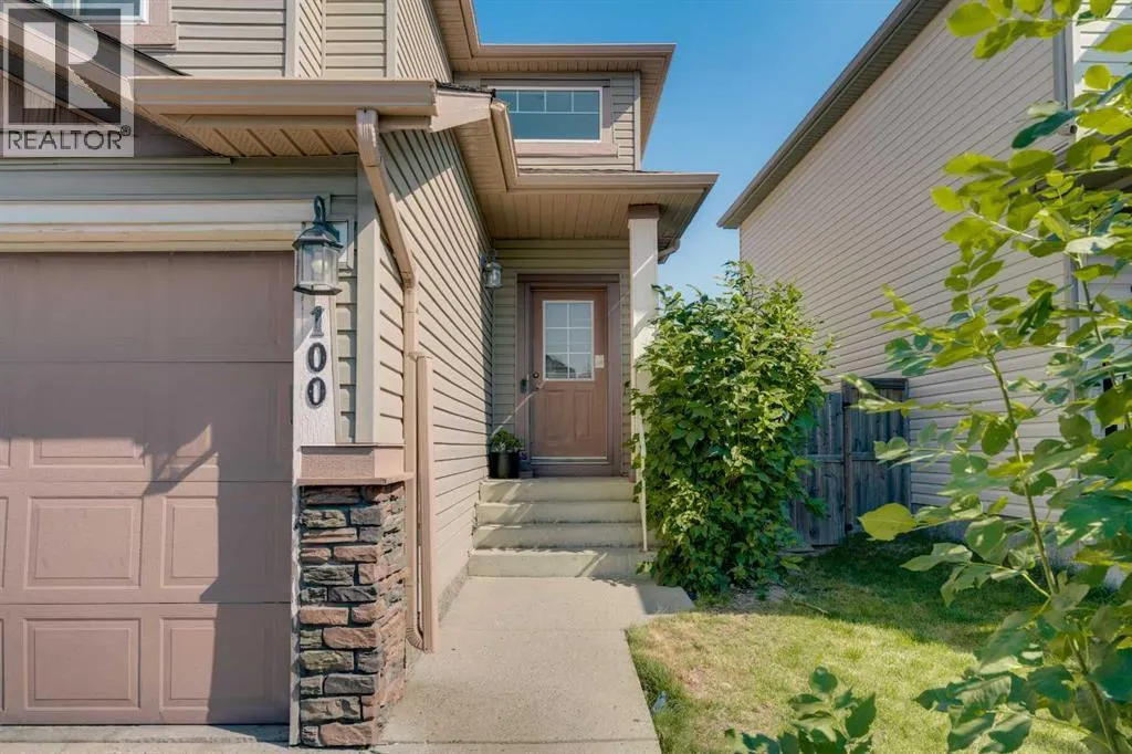 100 Covecreek Close NE