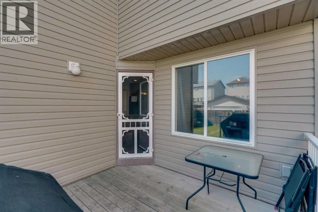 100 Covecreek Close NE