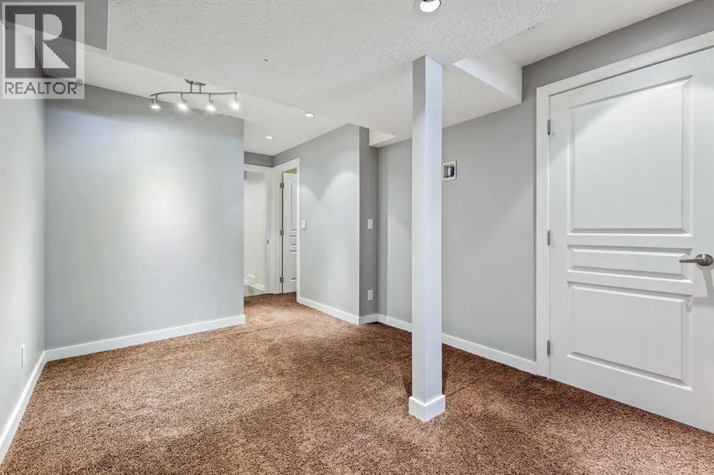 95 New Brighton Landing SE
