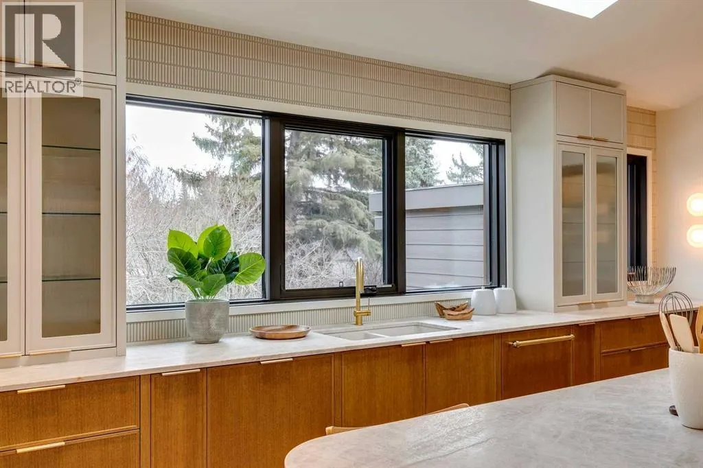 936 Elizabeth Road SW