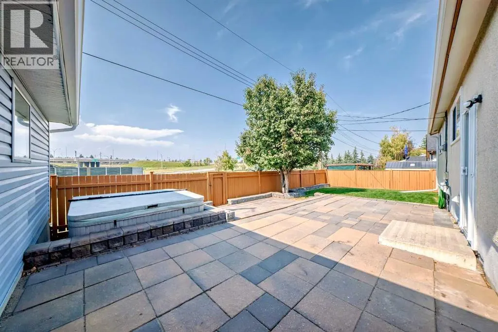 1007 Olympia Crescent SE
