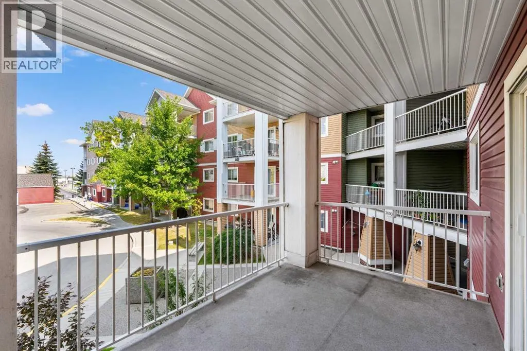 2207, 10 Prestwick Bay SE