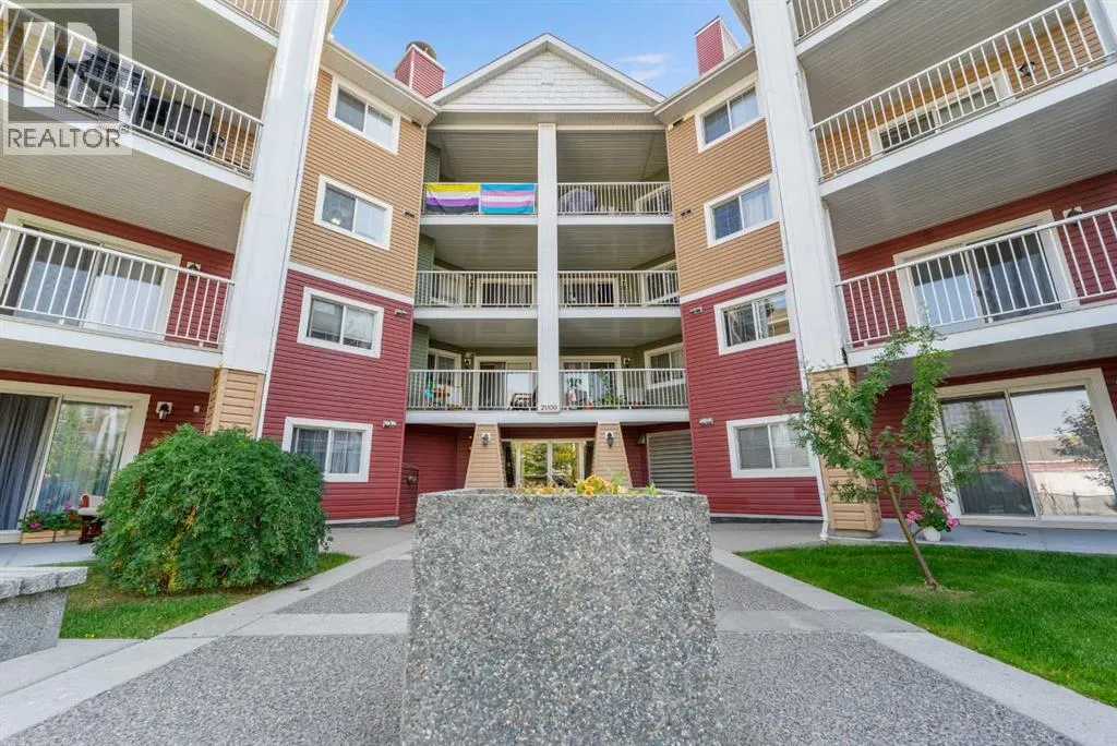 2207, 10 Prestwick Bay SE