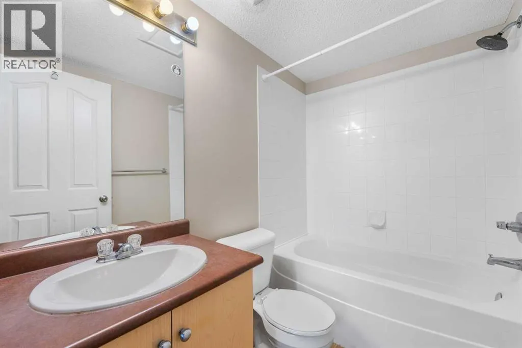 2207, 10 Prestwick Bay SE