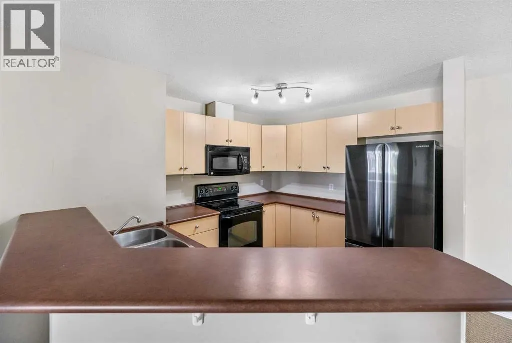 2207, 10 Prestwick Bay SE