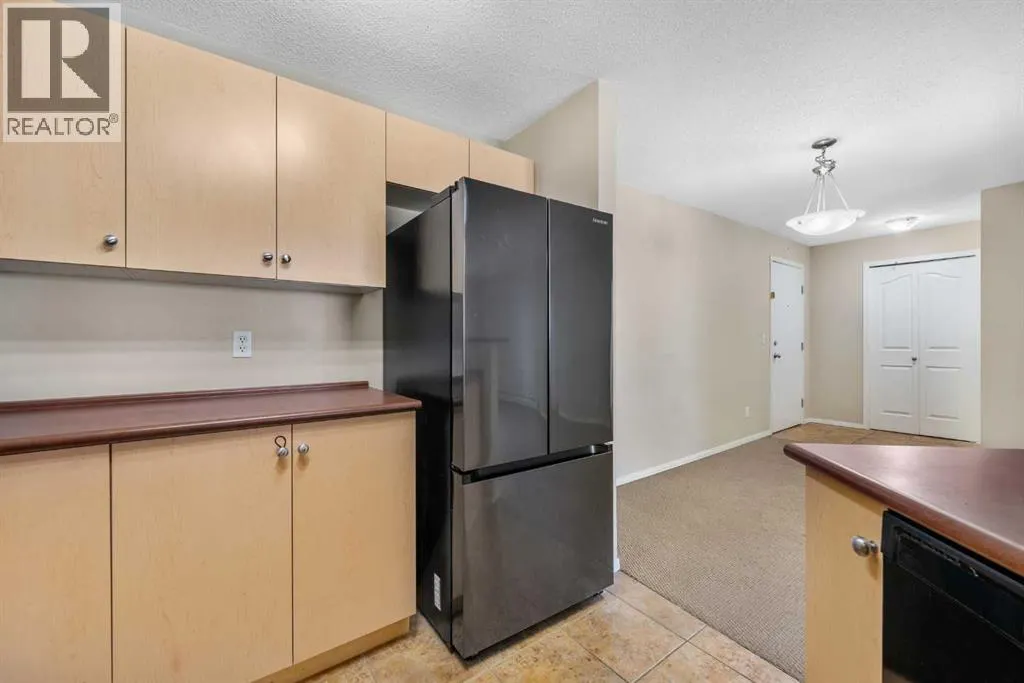 2207, 10 Prestwick Bay SE