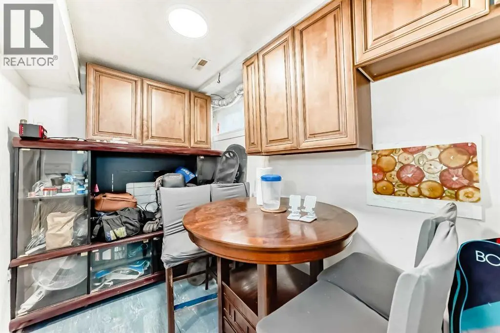 203 Penbrooke Close SE