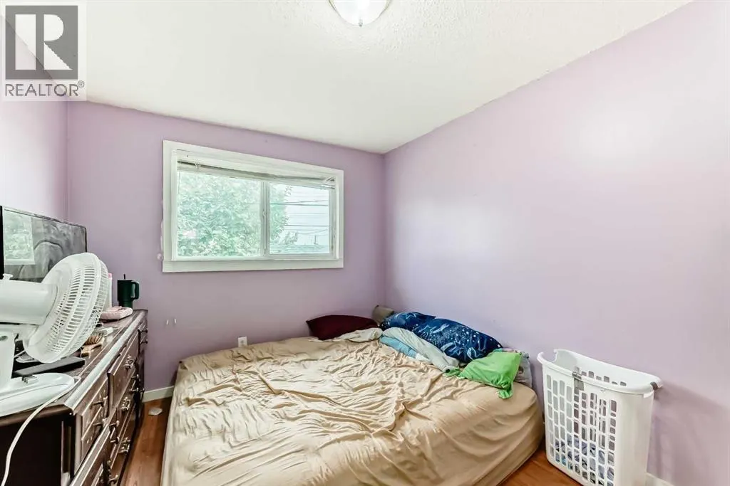 203 Penbrooke Close SE