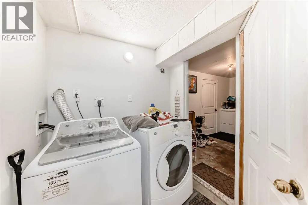 203 Penbrooke Close SE