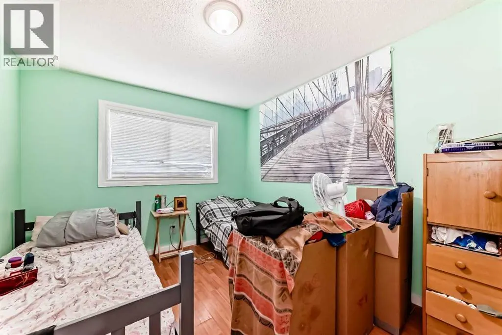 203 Penbrooke Close SE