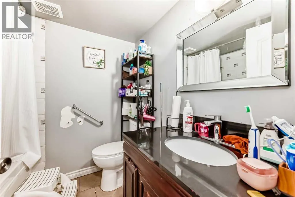 203 Penbrooke Close SE