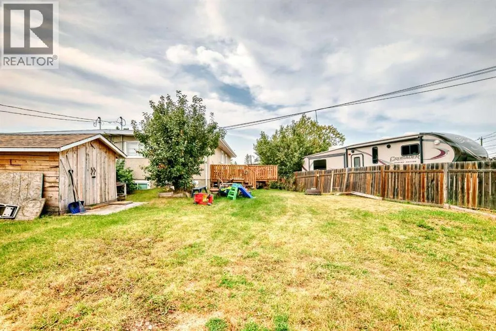 203 Penbrooke Close SE