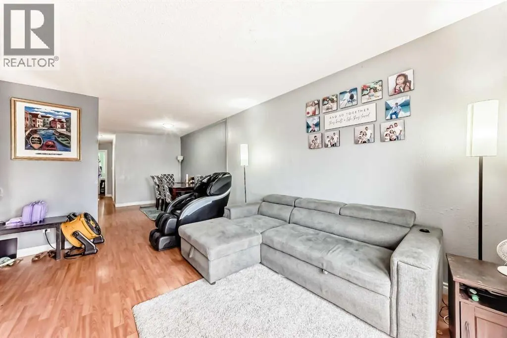 203 Penbrooke Close SE