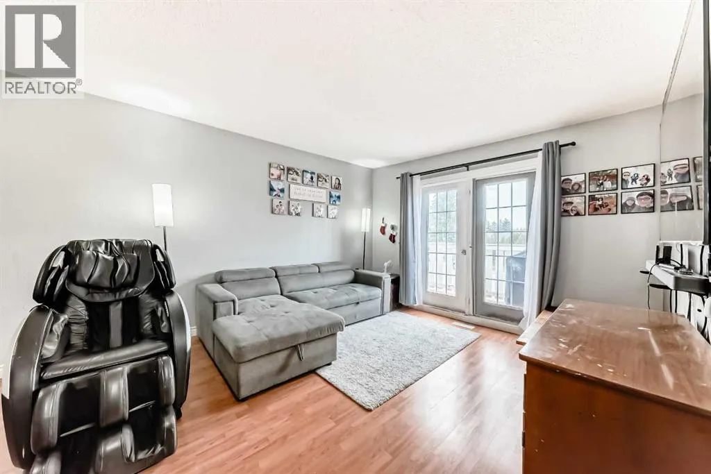 203 Penbrooke Close SE