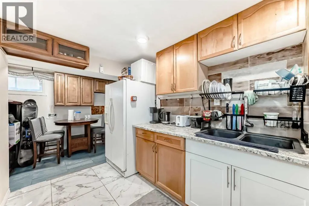 203 Penbrooke Close SE