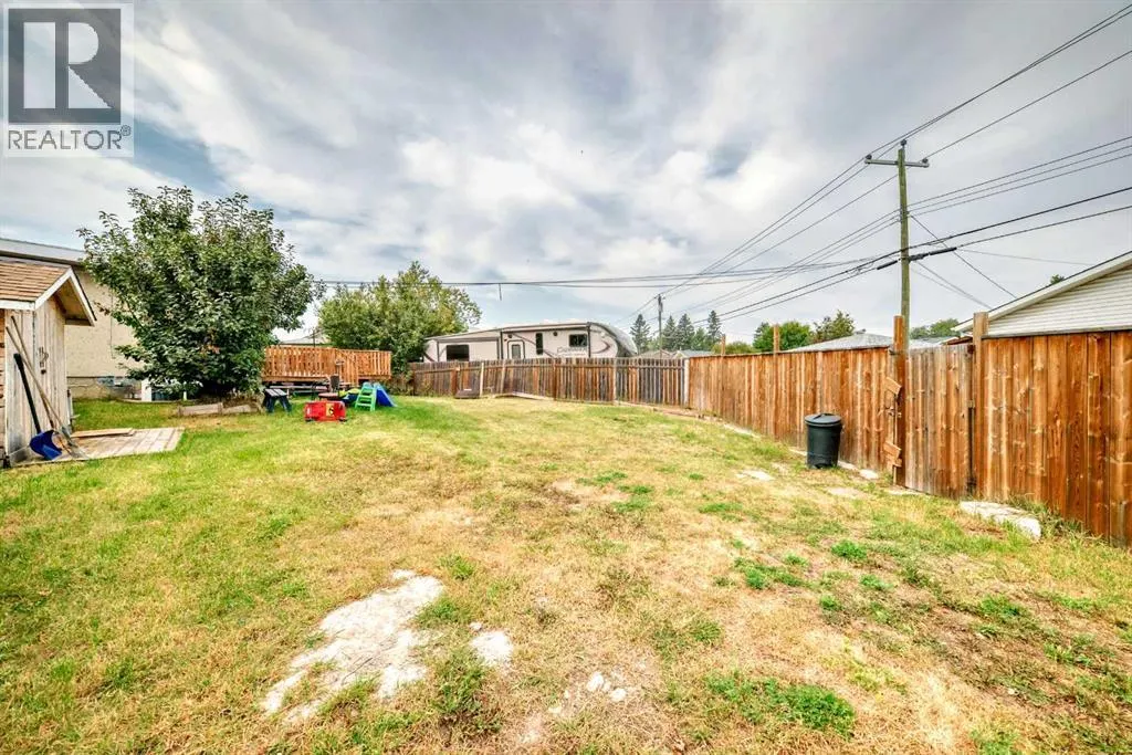 203 Penbrooke Close SE
