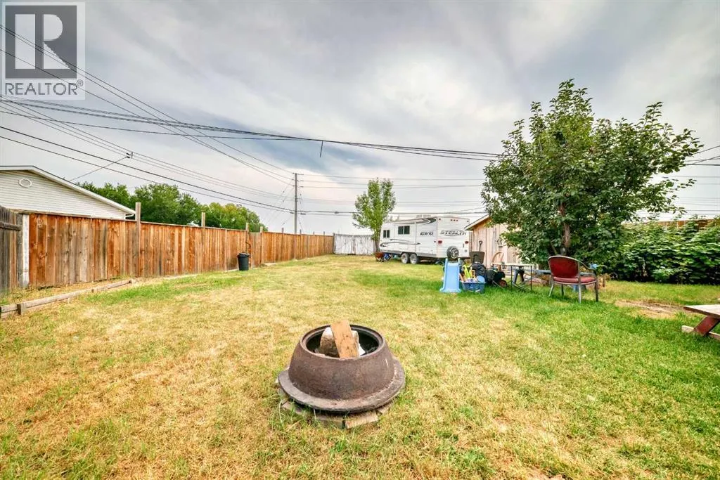 203 Penbrooke Close SE