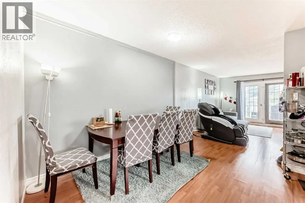 203 Penbrooke Close SE