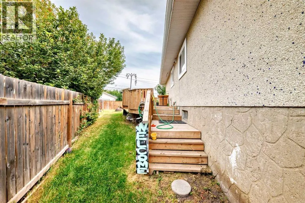 203 Penbrooke Close SE