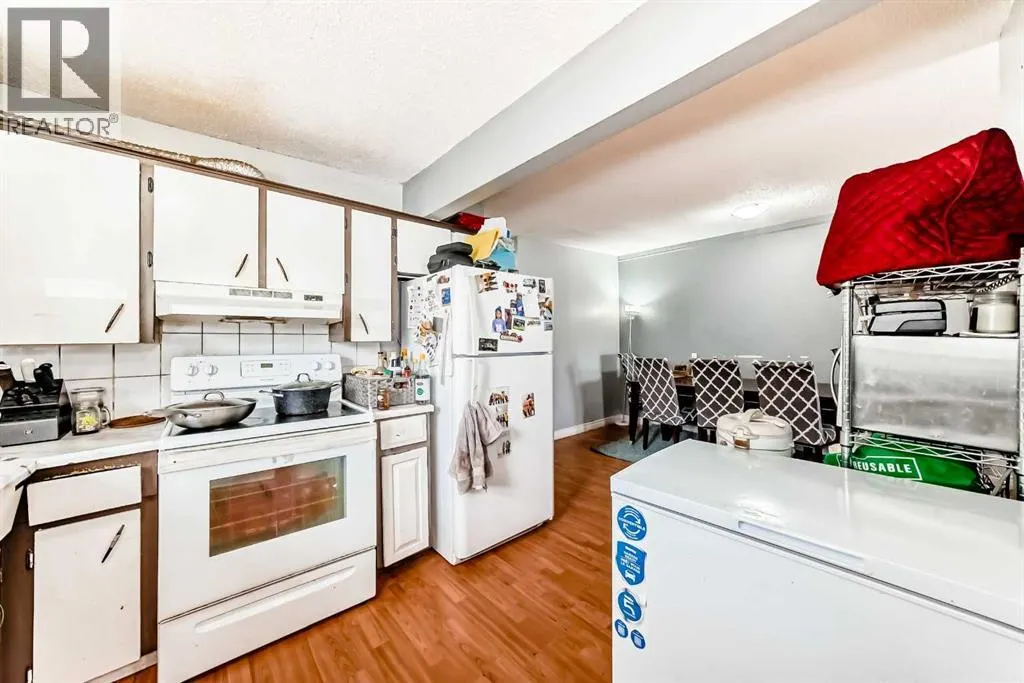 203 Penbrooke Close SE