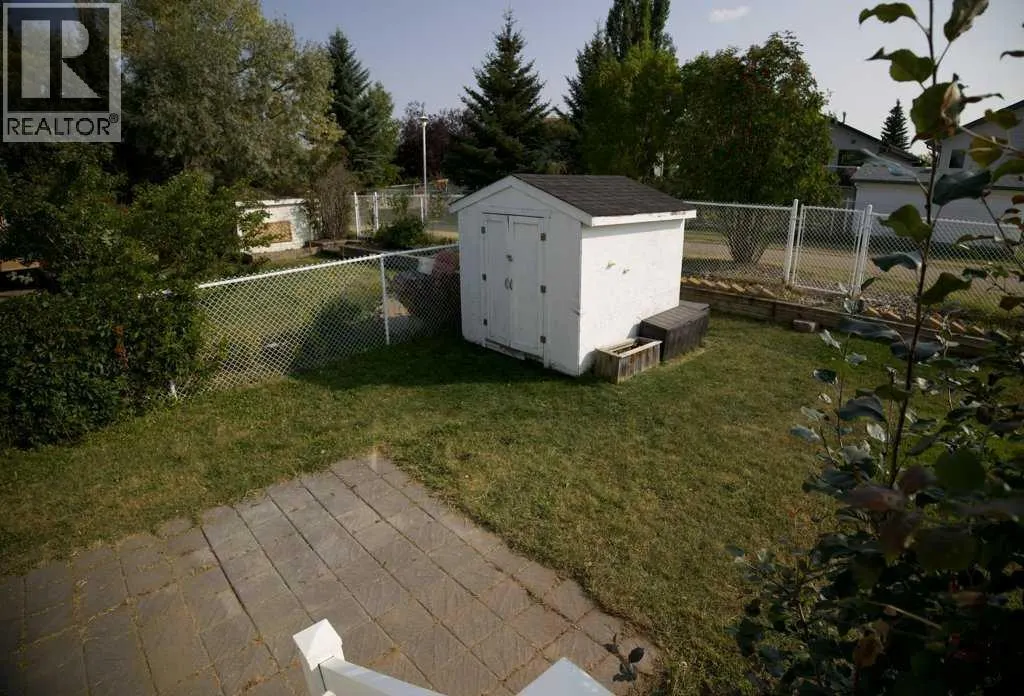 7 Langford Cres. Crescent