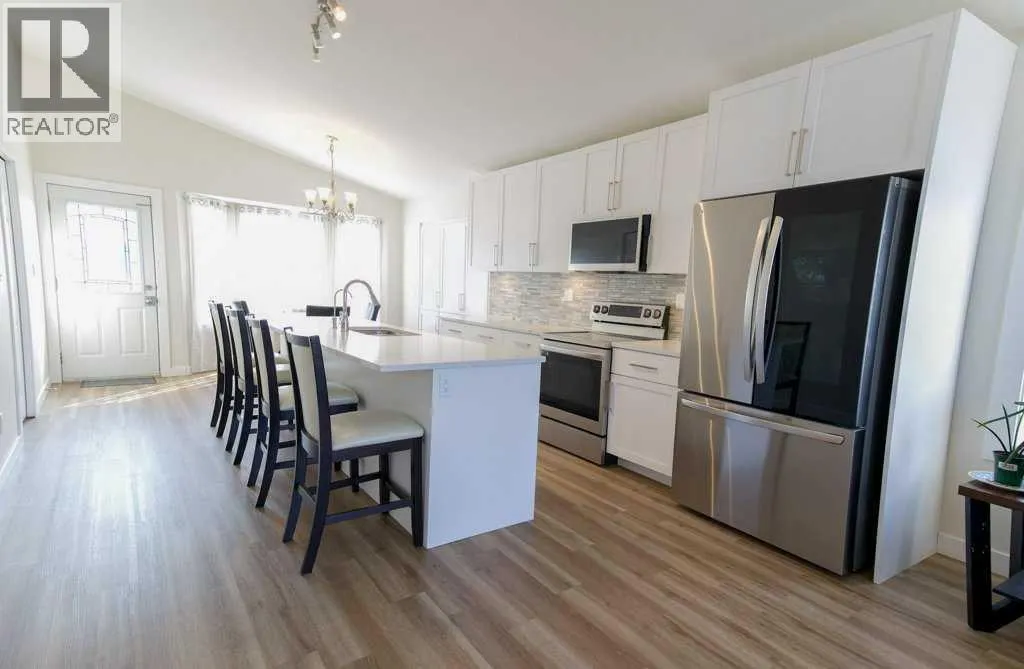 7 Langford Cres. Crescent