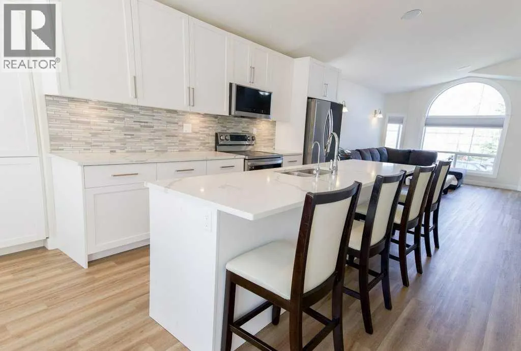 7 Langford Cres. Crescent