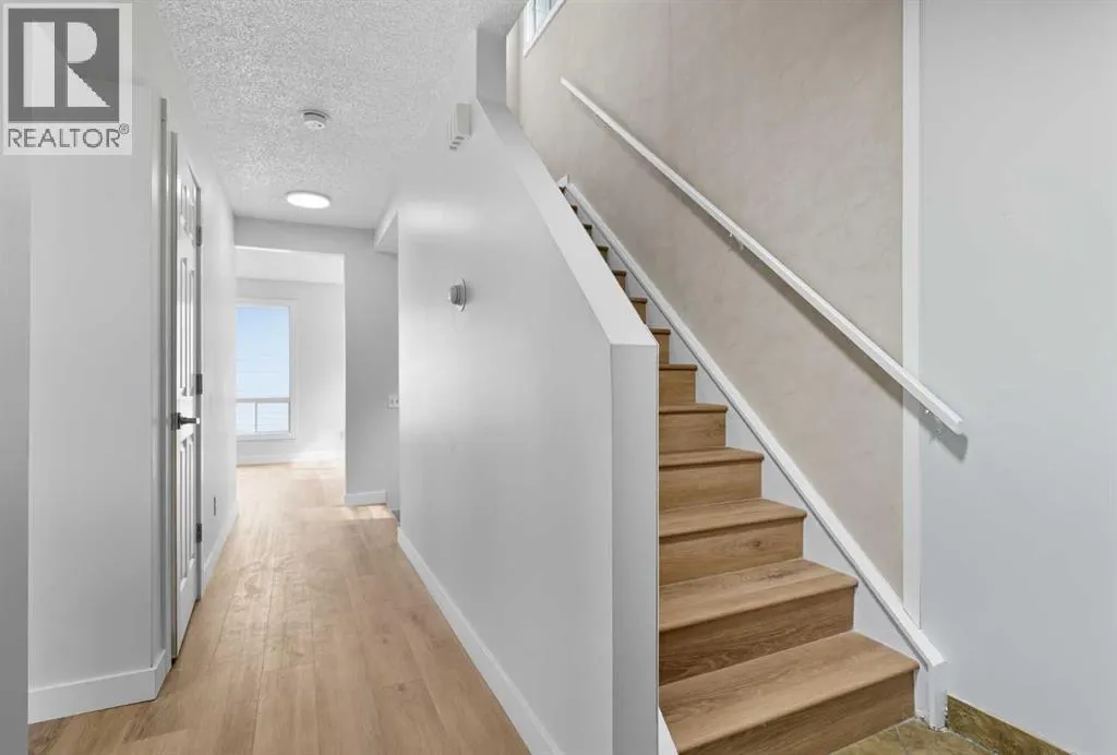 24 Castlebrook Rise NE