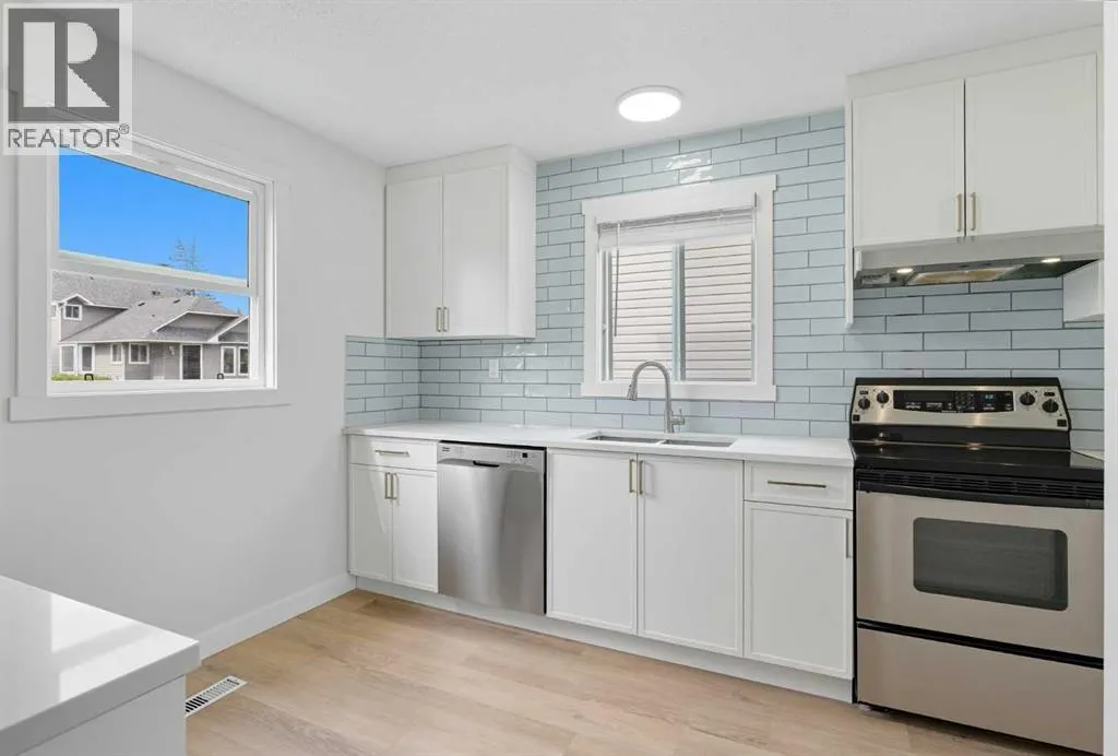 24 Castlebrook Rise NE