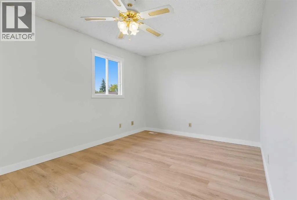24 Castlebrook Rise NE