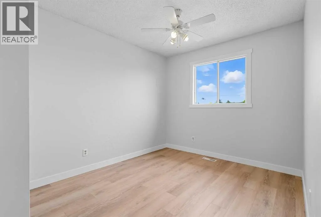24 Castlebrook Rise NE