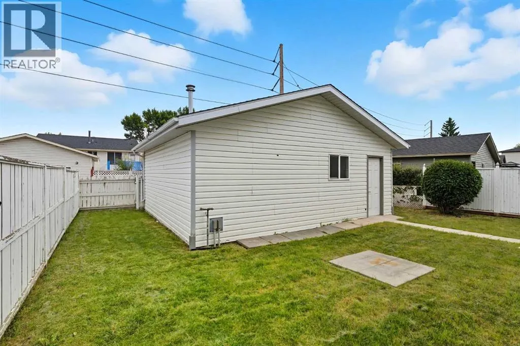 24 Castlebrook Rise NE
