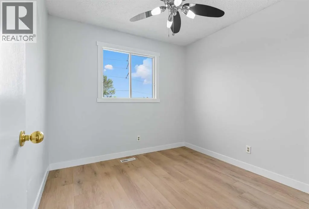24 Castlebrook Rise NE