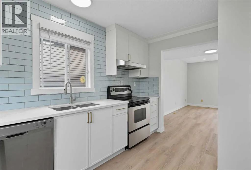 24 Castlebrook Rise NE