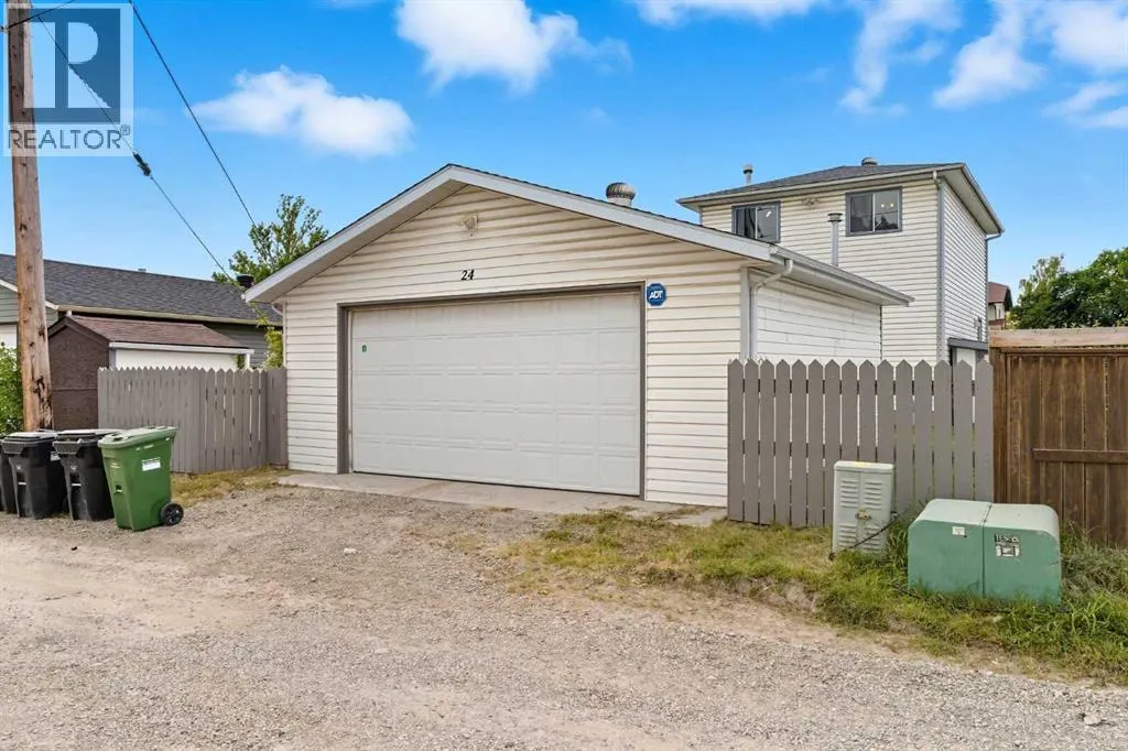 24 Castlebrook Rise NE