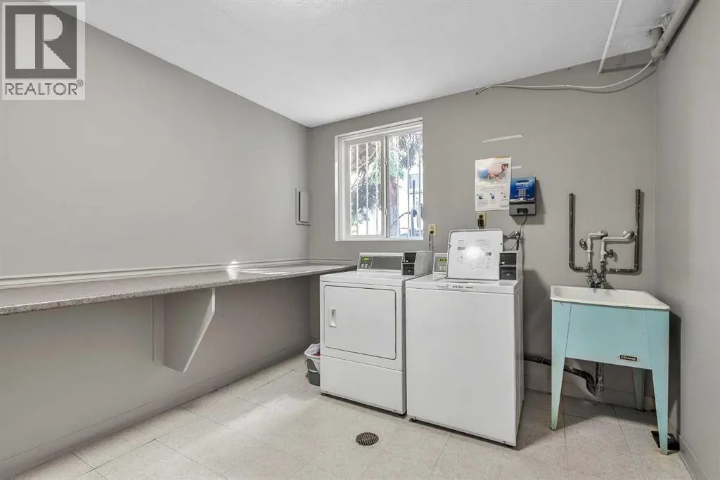 102, 516 Cedar Crescent SW