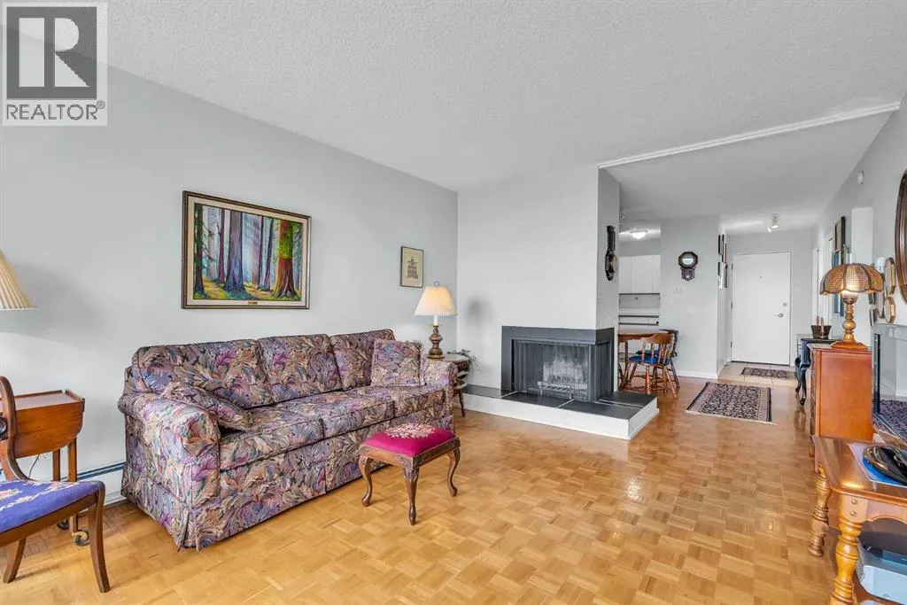102, 516 Cedar Crescent SW
