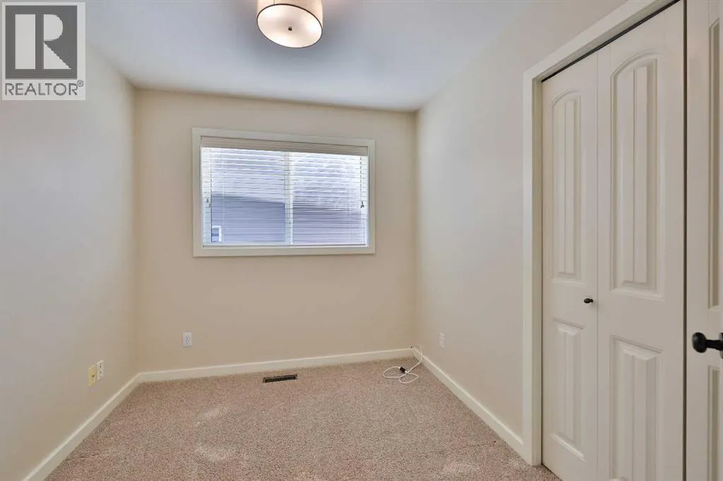 74 Rivermont Crescent W