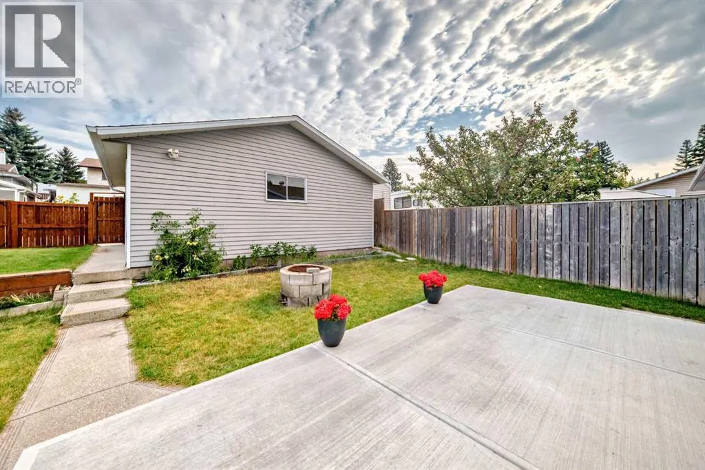 424 Rundlehill Way NE