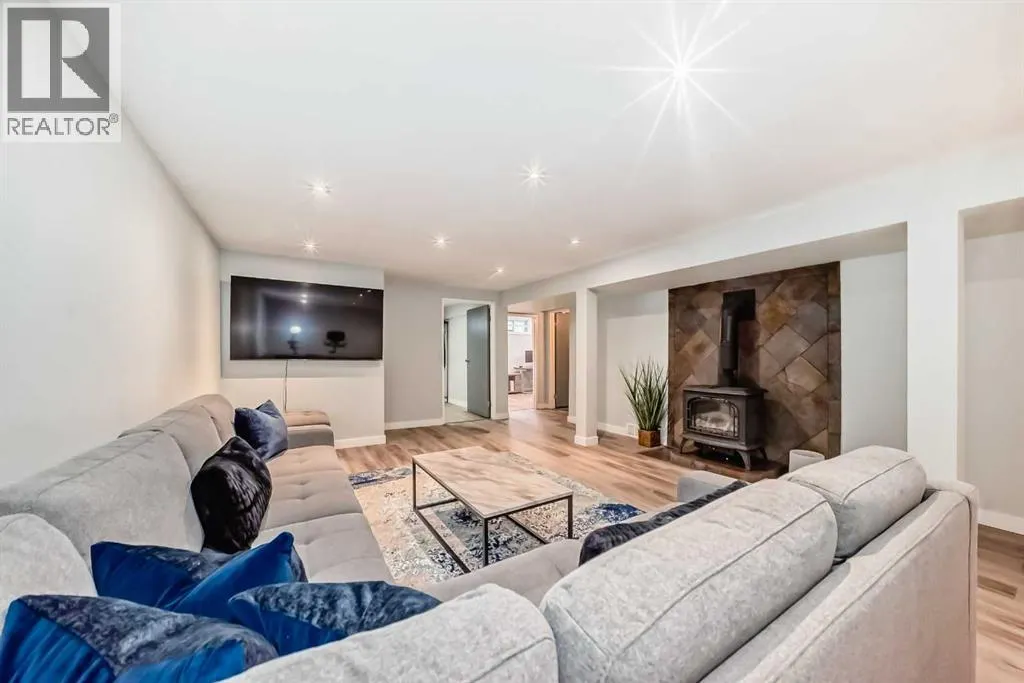 424 Rundlehill Way NE