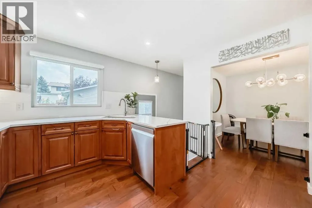 424 Rundlehill Way NE