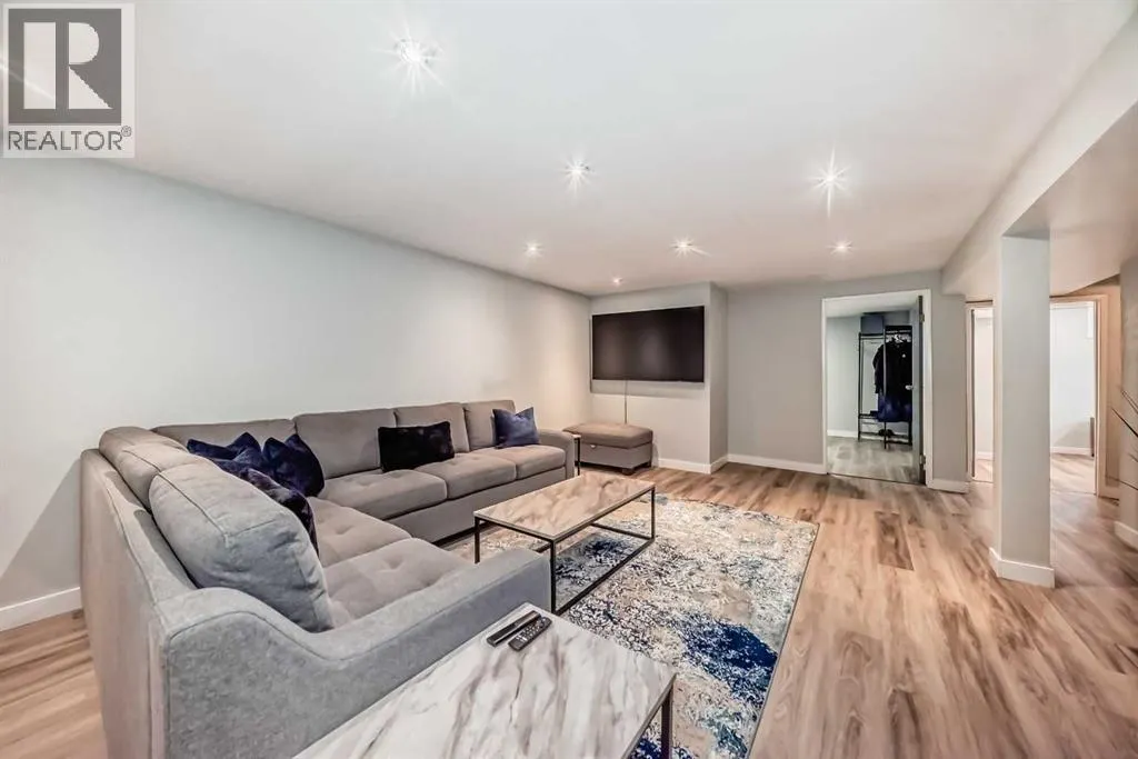 424 Rundlehill Way NE